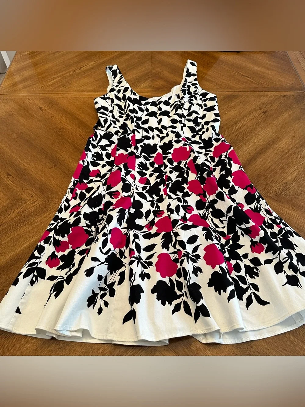 Nine West chic sleeveless